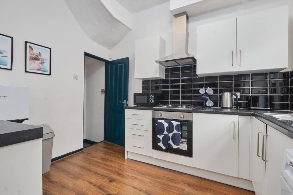 Large House Close To Leeds - Ideal For Groups מראה חיצוני תמונה