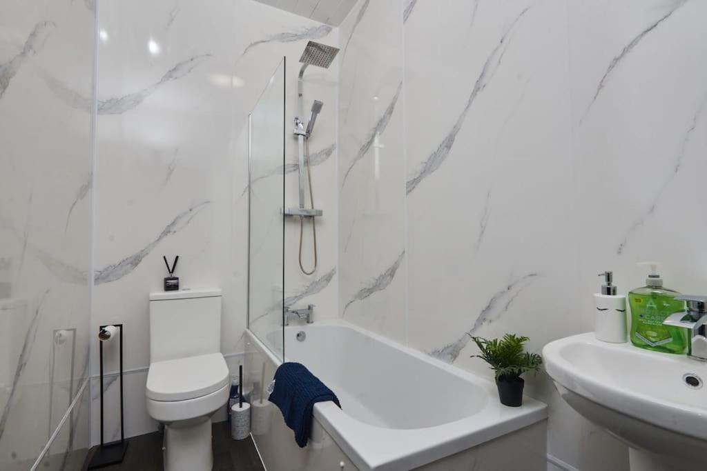 Large House Close To Leeds - Ideal For Groups מראה חיצוני תמונה